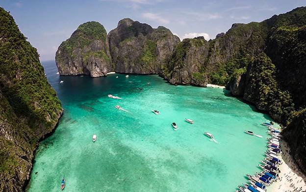 Private Speed Boat to Phi Phi Island : เหมาลำสปีทโบ๊ทไปหมู่เกาะพีพี