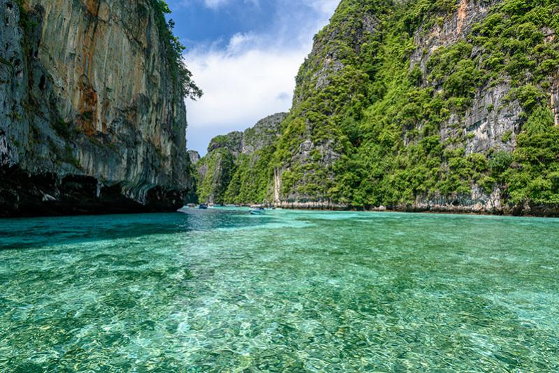 Private Speed Boat to Phi Phi Island : เหมาลำสปีทโบ๊ทไปหมู่เกาะพีพี